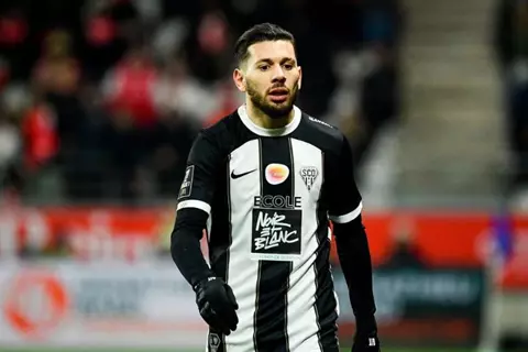 مصدر في الزمالك لـ "يلا كورة": نفاوض فريد الملالي.. واختلاف حول الراتب